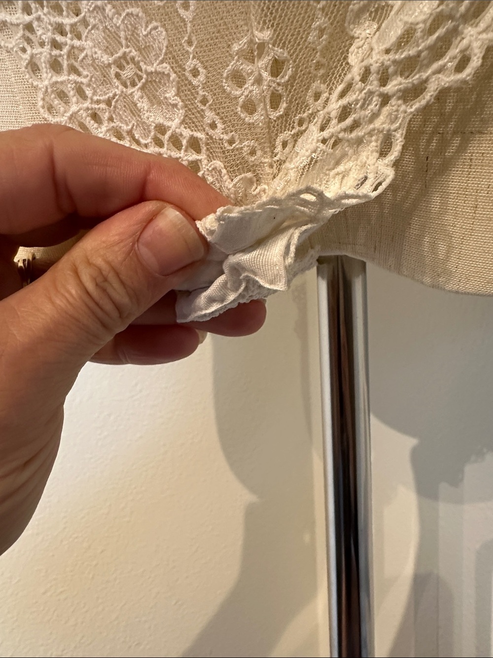 Delicate White Lace Bridal Lingere with Floral Embroidery and two lace garter - Picture 6 of 9